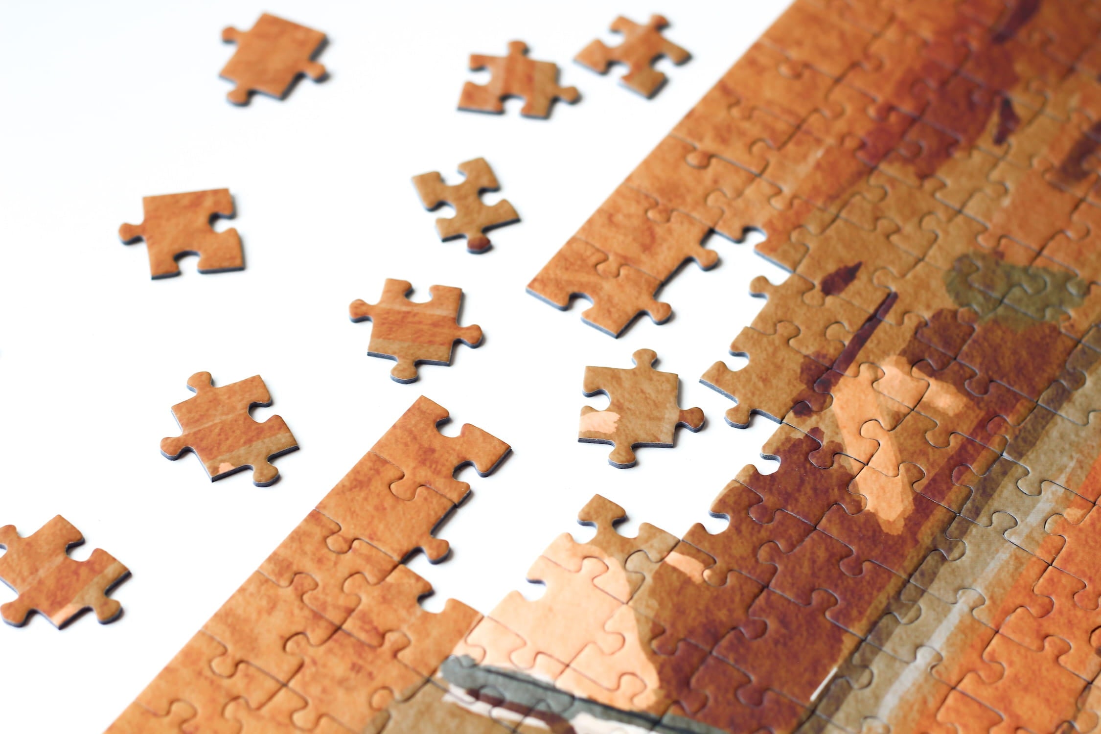 Illustration eines Balkons mit Blick auf das Meer, Segelboote und die Stadt Menton in Südfrankreich, als 1000-Teile Puzzle von Piecely