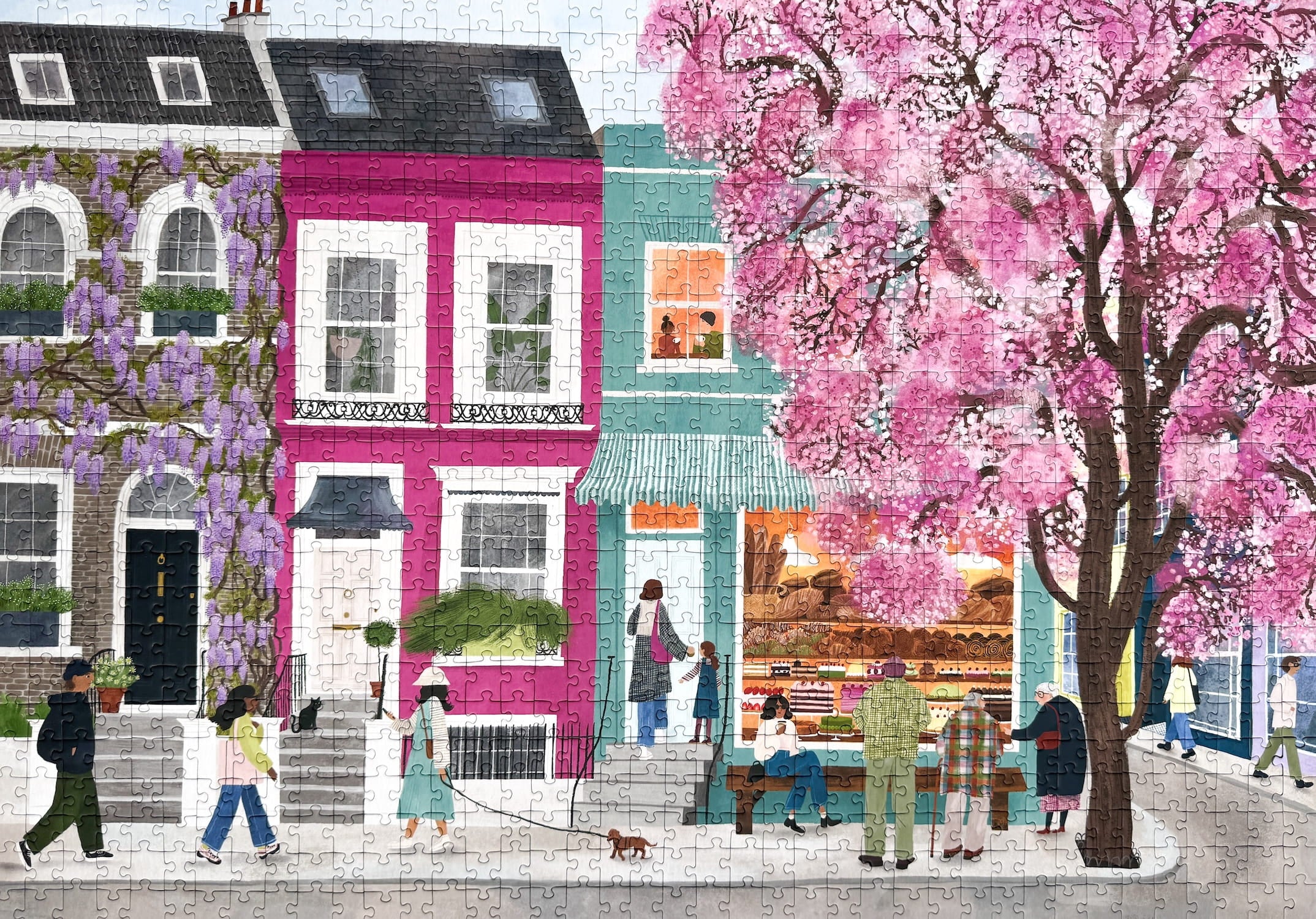 Illustration bunter Häuser in Notting Hill mit Kirschblütenbaum und Menschen auf der Straße, als 1000-Teile Puzzle von Piecely