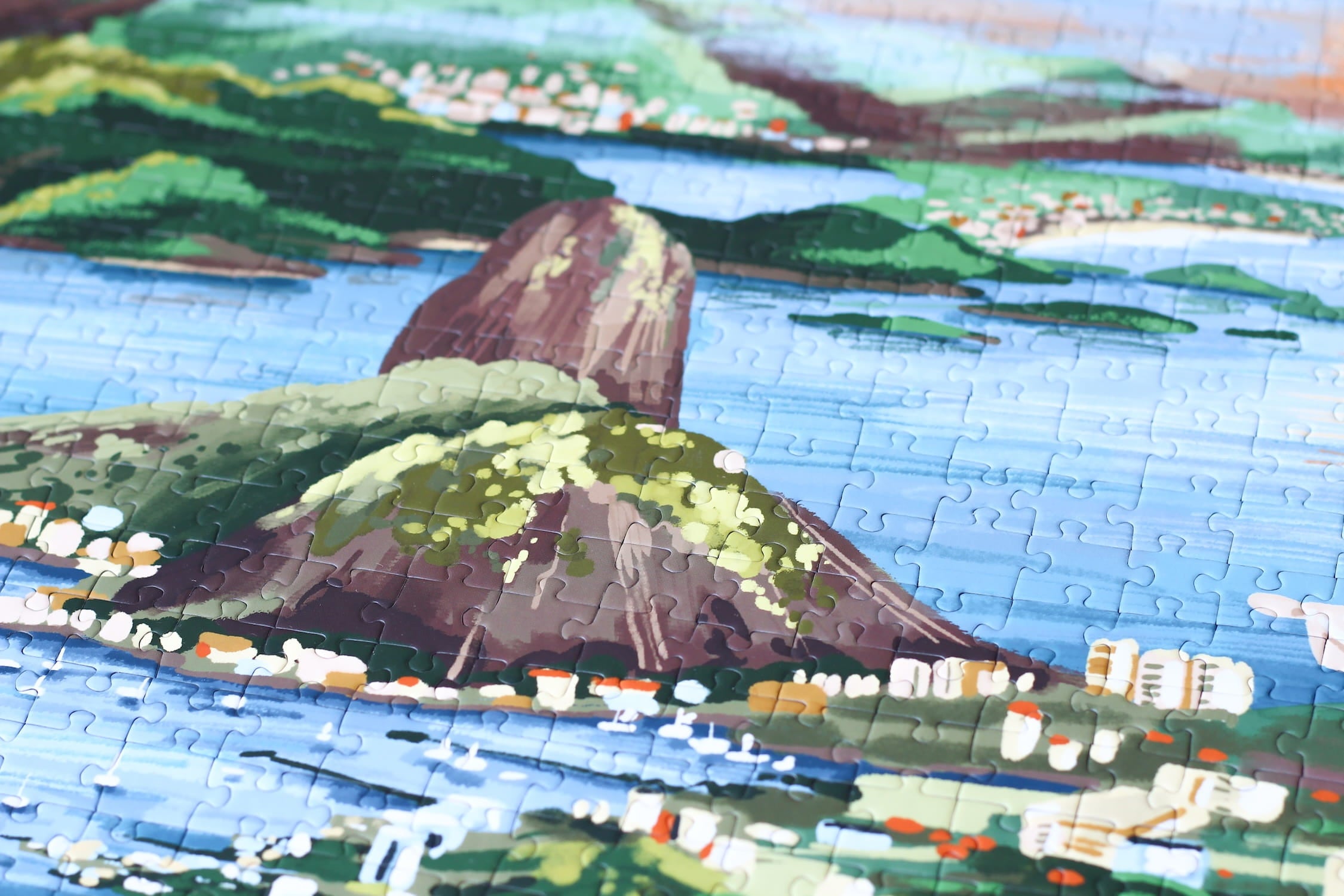 Illustration von Rio de Janeiro mit Christusstatue, Küste, Bergen und Stadtansicht, als 1000-Teile Puzzle von Piecely