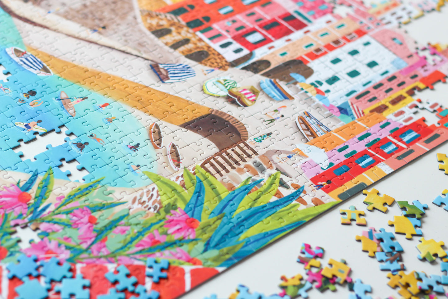 Außergewöhnliches Puzzle für Erwachsene mit 1000 Teilen, das Riomaggiore in Cinque Terre, Italien zeigt.