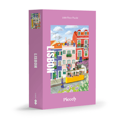 1000-Teile-Puzzle „Lisbon“ von Piecely – Illustration einer farbenfrohen Straßenszene in Lissabon mit gelber Straßenbahn und bunten Häusern, auf pinker Verpackung.