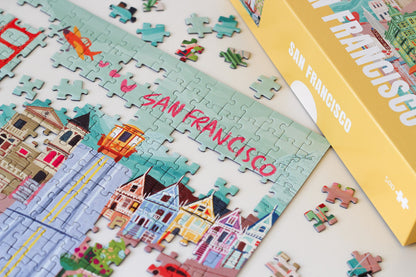 Außergewöhnliches 500-Teile-Puzzle für Erwachsene, das die Stadt Francisco, inklusive Painted Ladies, den Hafen und die Golden Gate Bridge zeigt.