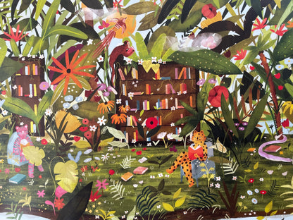 Nachhaltiges Puzzle für Erwachsene, das eine Bibliothek mitten im Dschungel zeigt, in der Tiger, Leopard, Schlange und Affe ihre Nasen in die Bücher stecken.